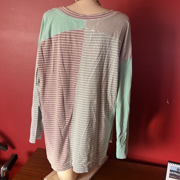 Like new White Birch oversized top - Picture 6 of 13